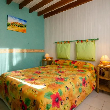Les Colchiques Holiday home *